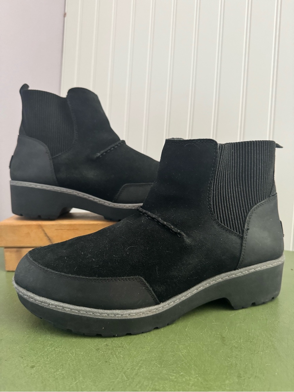 UGG Waterproof KRESS Suede/Leather Chelsea Boots w Fleece Linings